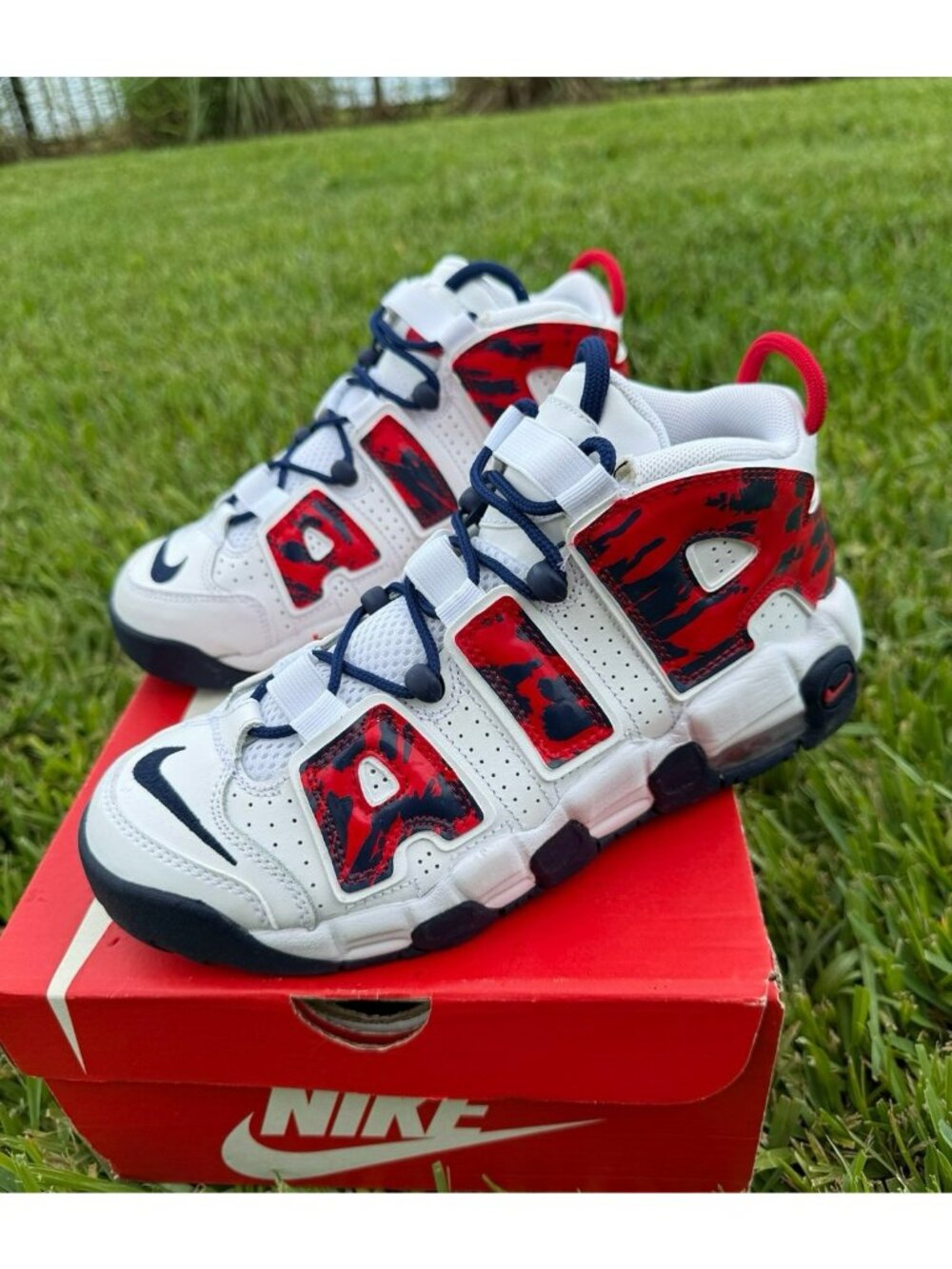 6.5Y NIKE AIR MORE UPTEMPO WHITE / RED CZ7885-100 6.5 YOUTH BASKETBALL